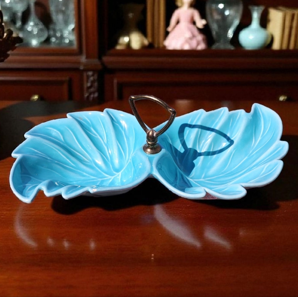 MCM California Pottery Sylvan's Pasadena USA No. 32 Leaf Divided Dish 1950s